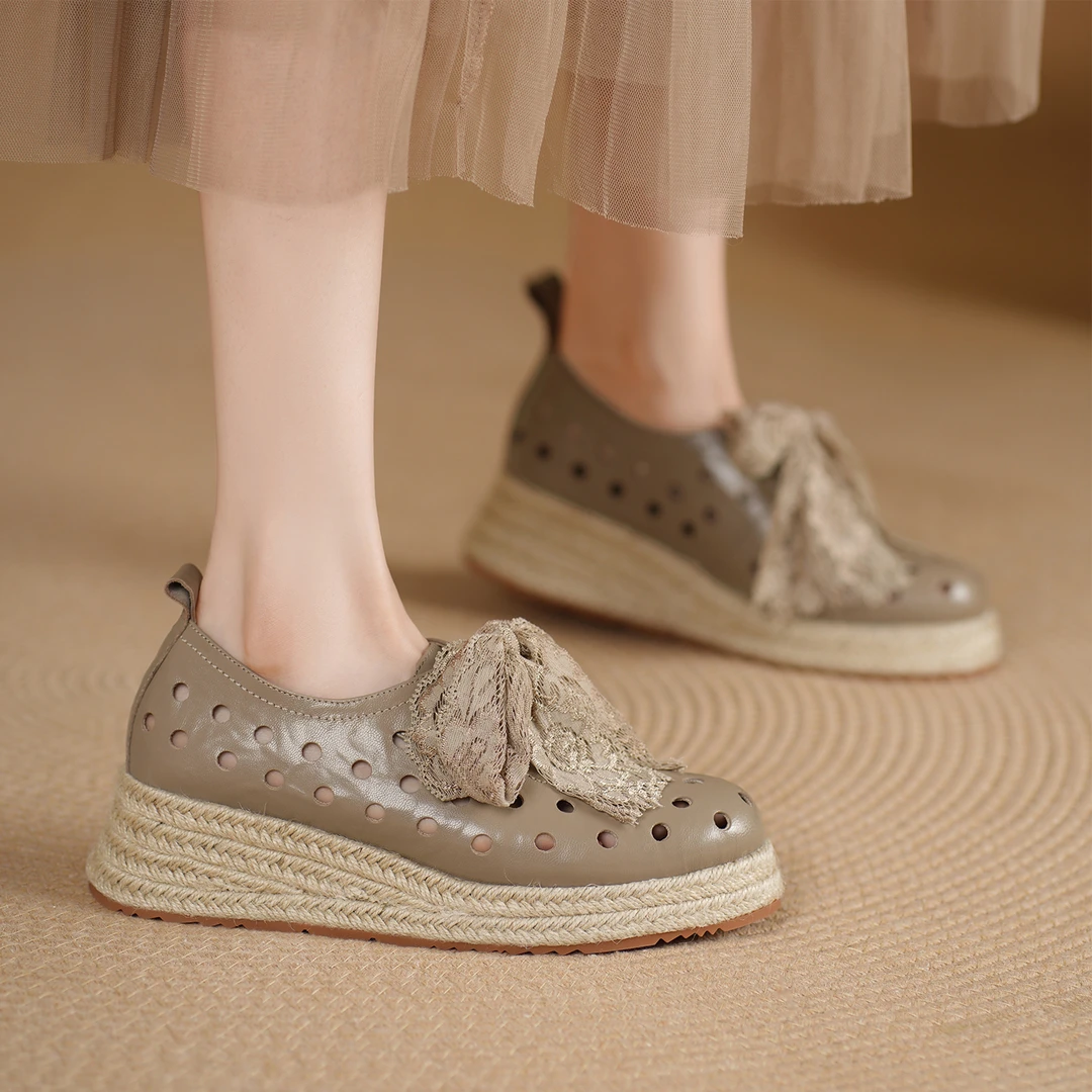 2025新款法式小众优雅圆头镂空透气深口单鞋粗跟软底通勤软面女鞋