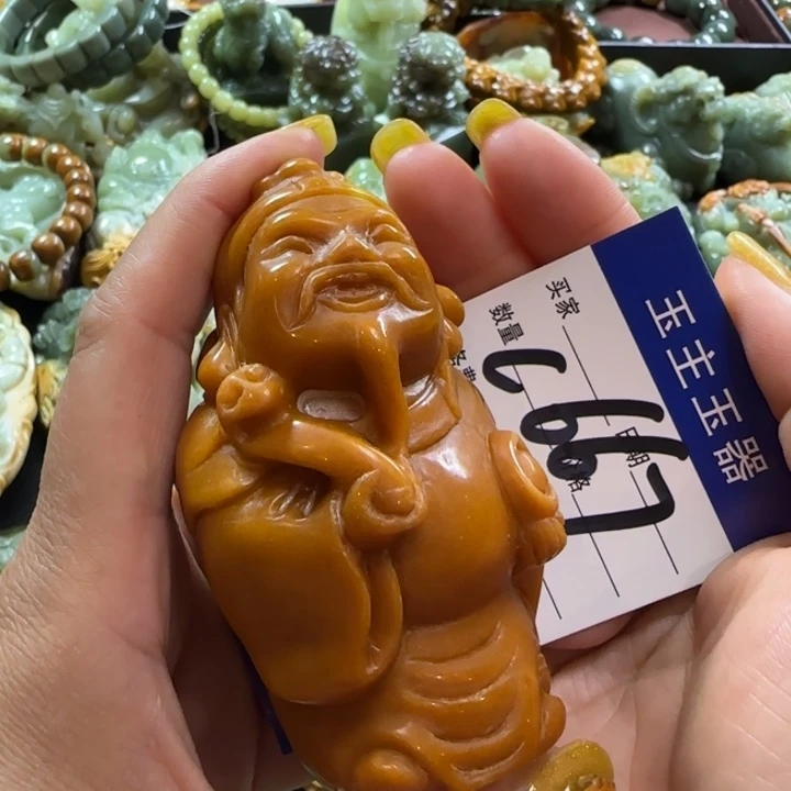 透闪石质玉未镶嵌把件