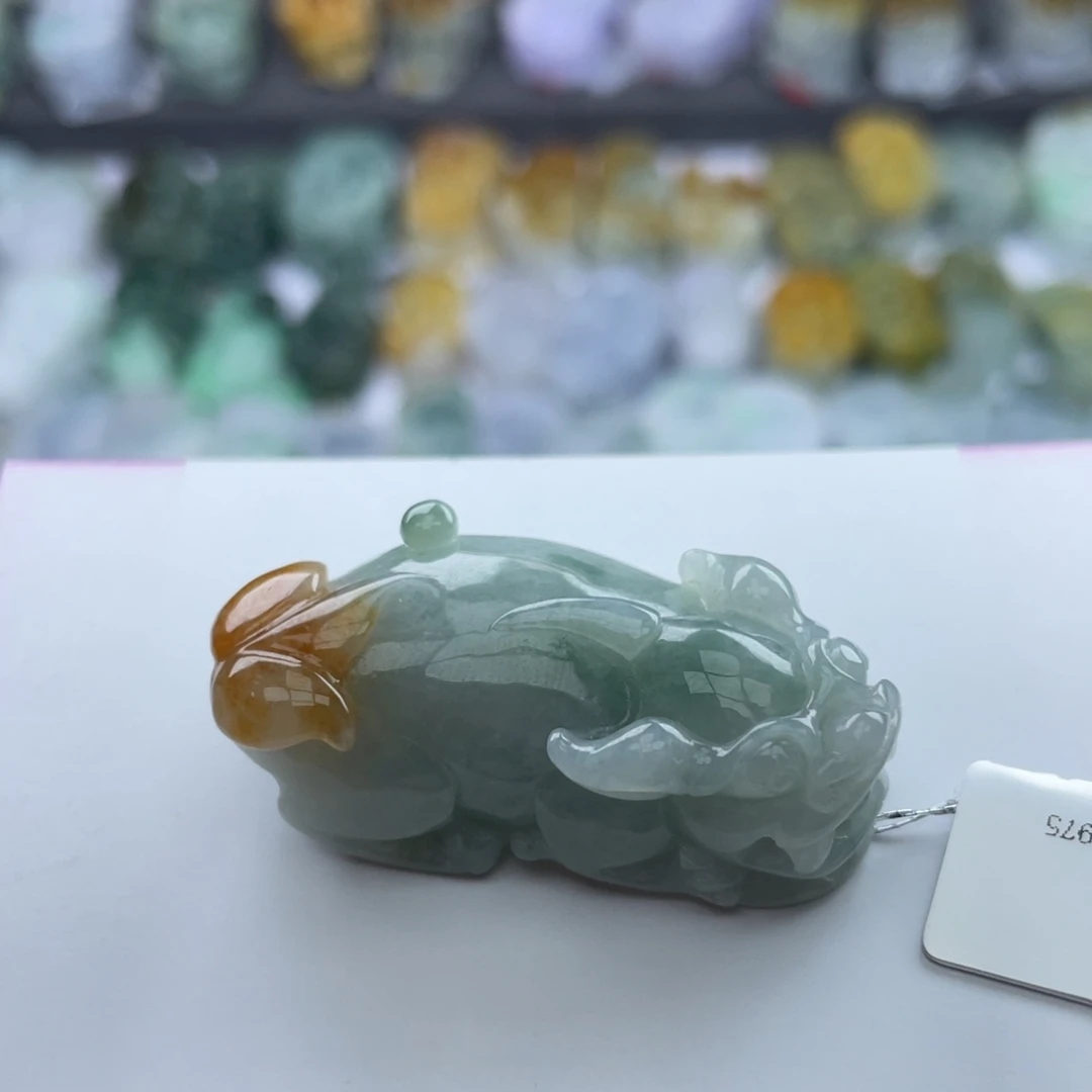 翡翠颈饰未镶嵌貔貅