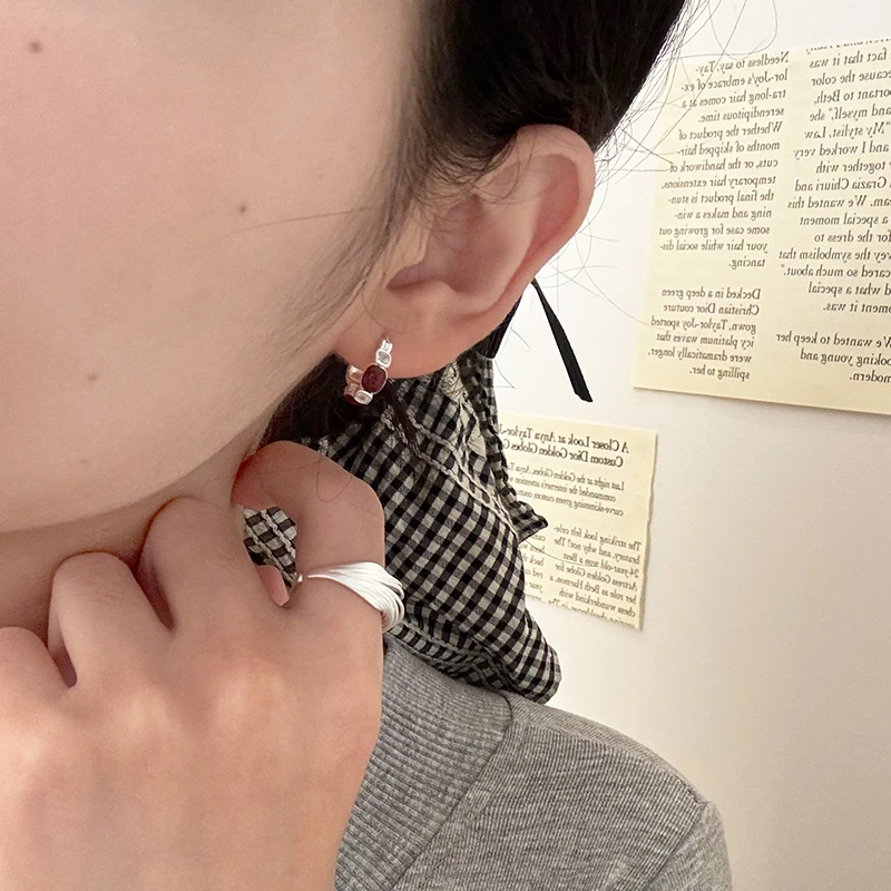 925银耳饰 安克拉红拼接锆石复古耳扣女2025新款小众高级气质耳饰