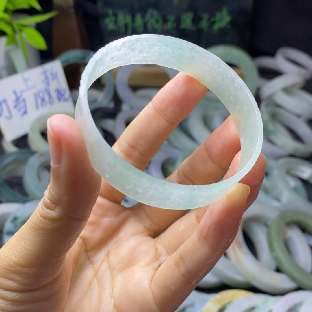 未镶嵌手镯定制翡翠