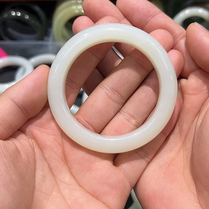 小***别和田玉未镶嵌手镯