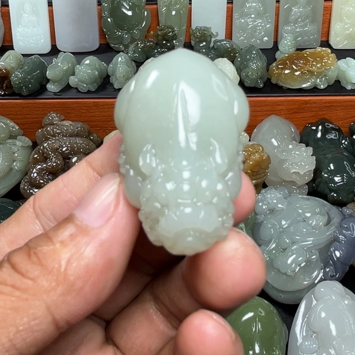 王***蛋和田玉未镶嵌挂件