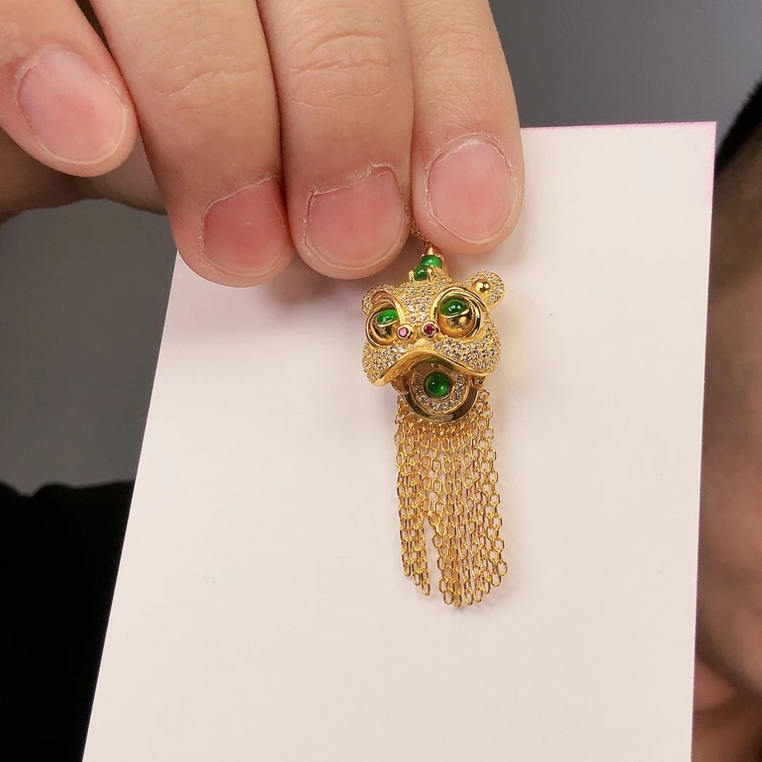 翡翠颈饰未镶嵌一件