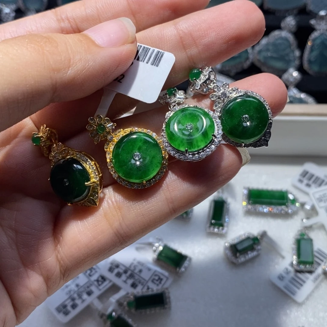 金***宝翡翠银S925镶嵌颈饰翡翠