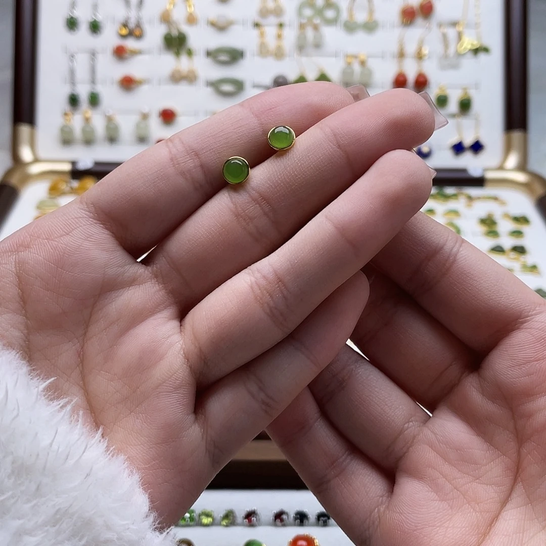 和田玉未镶嵌耳饰