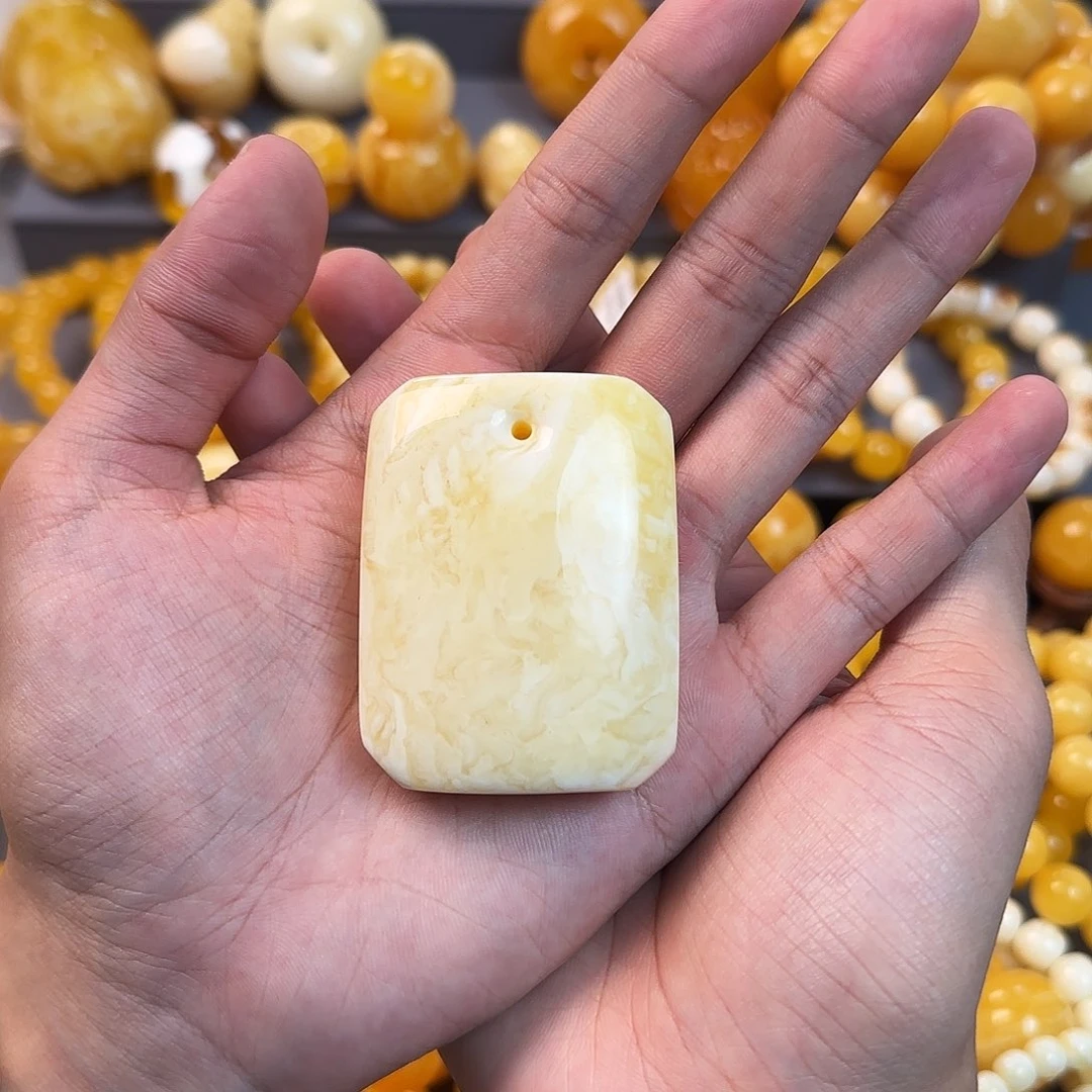 未镶嵌琥珀珠宝奇石