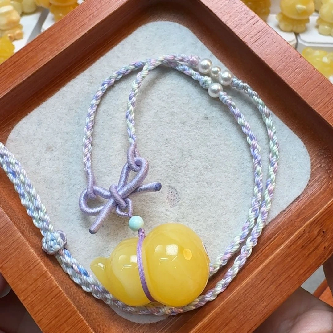 未镶嵌琥珀珠宝奇石