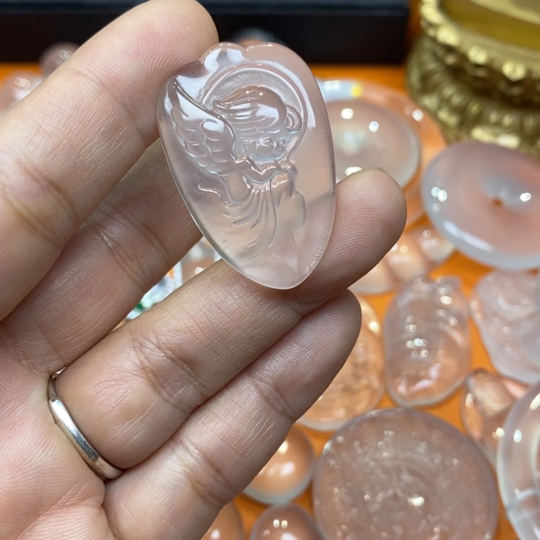 石英质玉未镶嵌颈饰