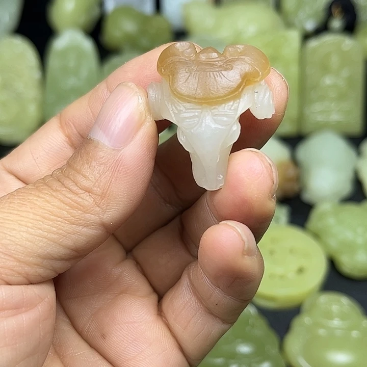 和田玉（糖玉）未镶嵌颈饰