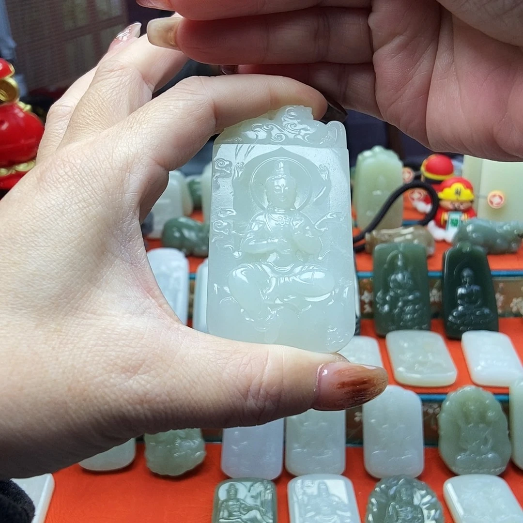 颈饰未镶嵌和田玉阿****）