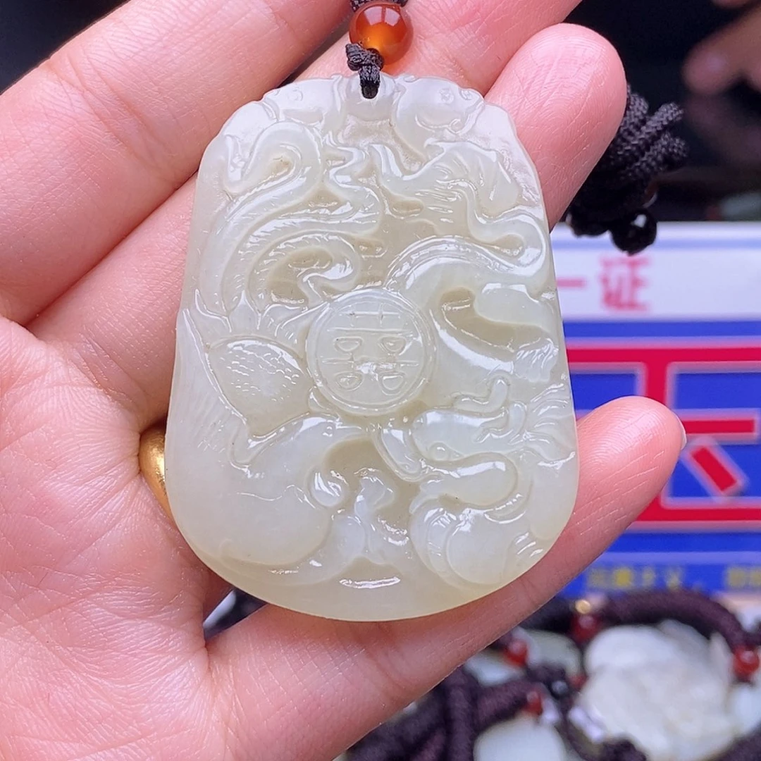 颈饰未镶嵌和田玉