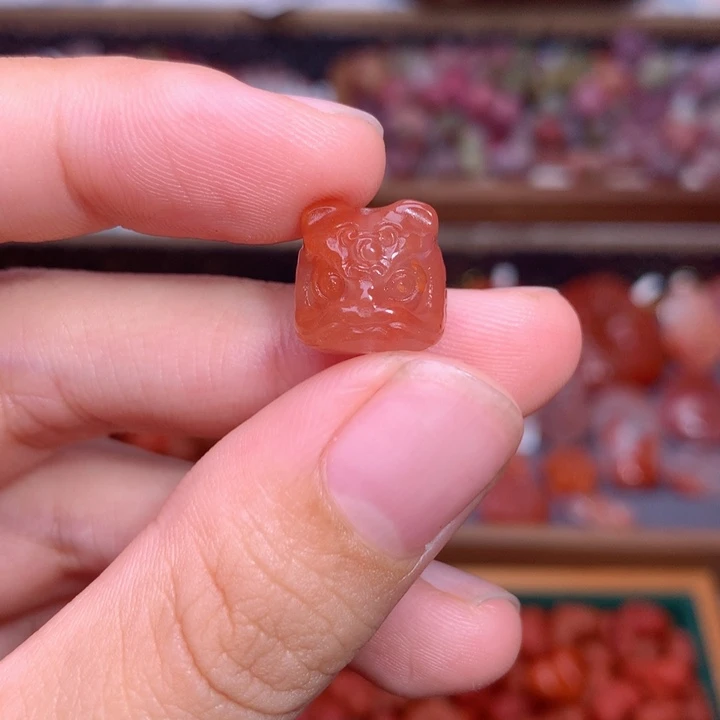 未镶嵌南红南红玛瑙醒狮