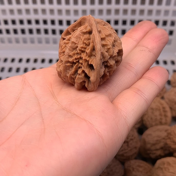 偏***,文玩核桃吊坠文玩核桃