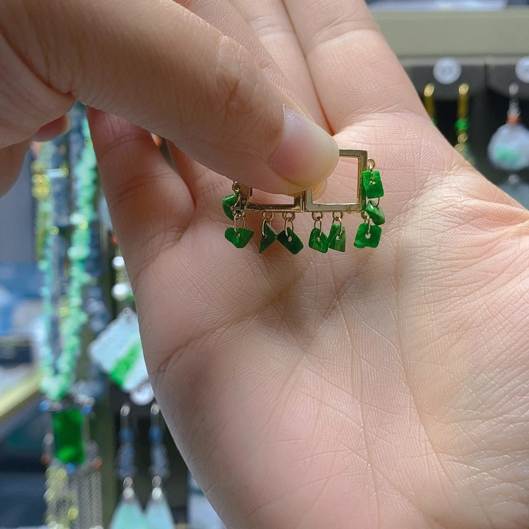 未镶嵌翡翠耳饰翡翠