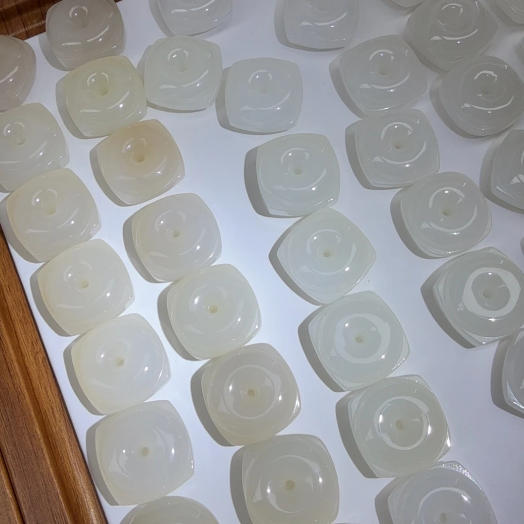 和田玉未镶嵌颈饰藕粉白玉平安扣华妃多样性拍一发一