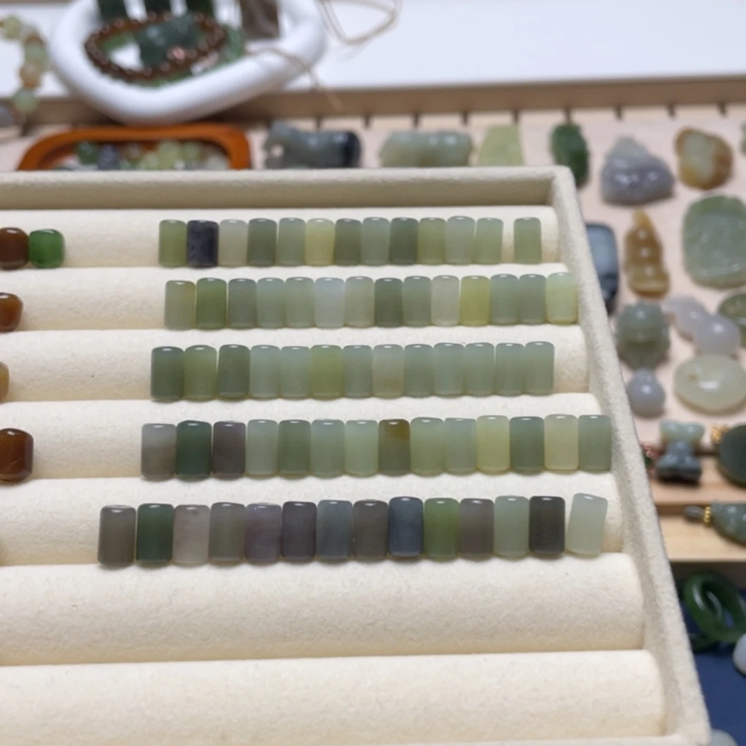 和田玉未镶嵌颈饰一颗