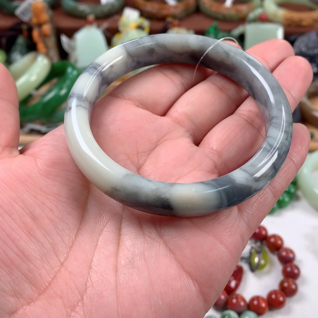 和田玉手镯未镶嵌61口径