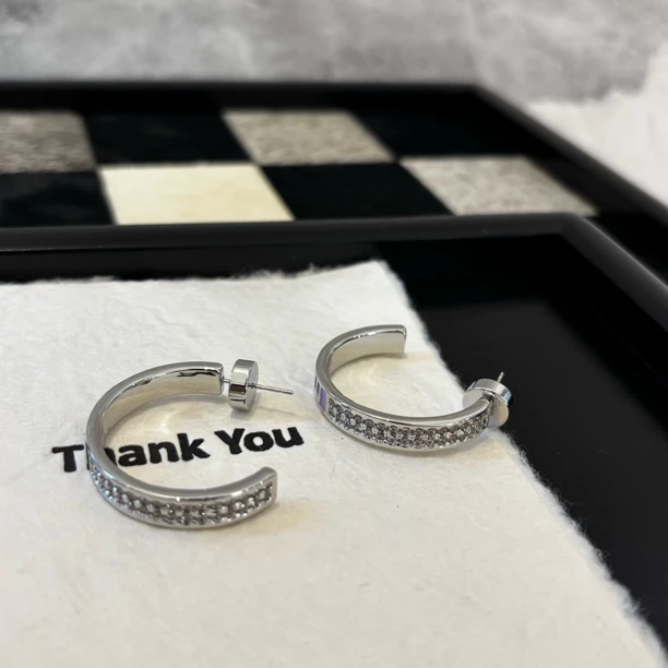 铜合金合成锆石耳饰 紫色字母耳环EH2451