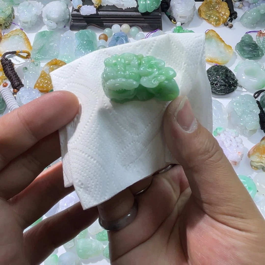 翡翠颈饰未镶嵌天然