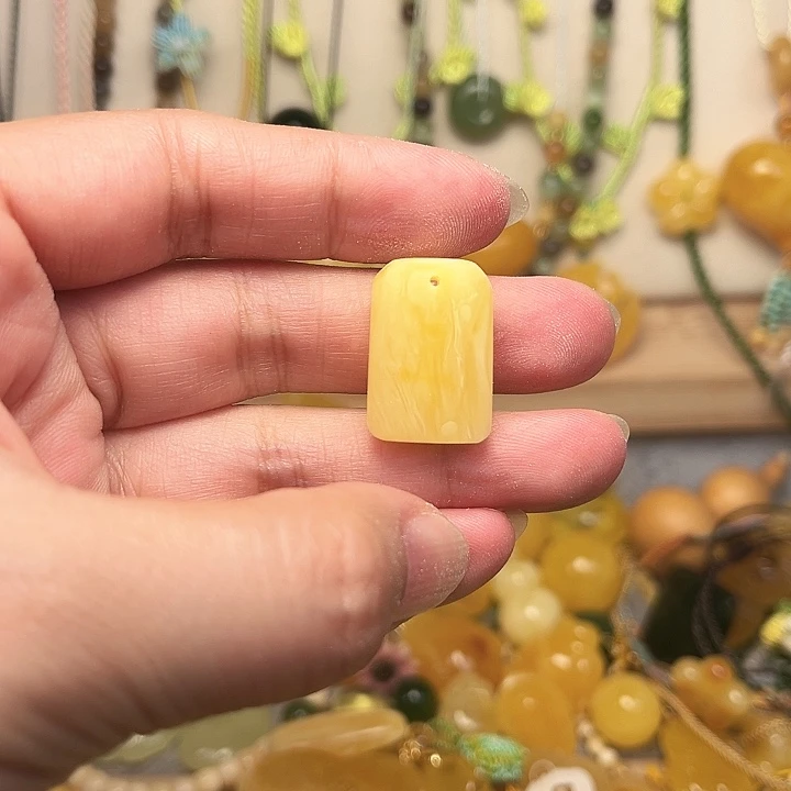 蜜蜡颈饰未镶嵌蜜蜡