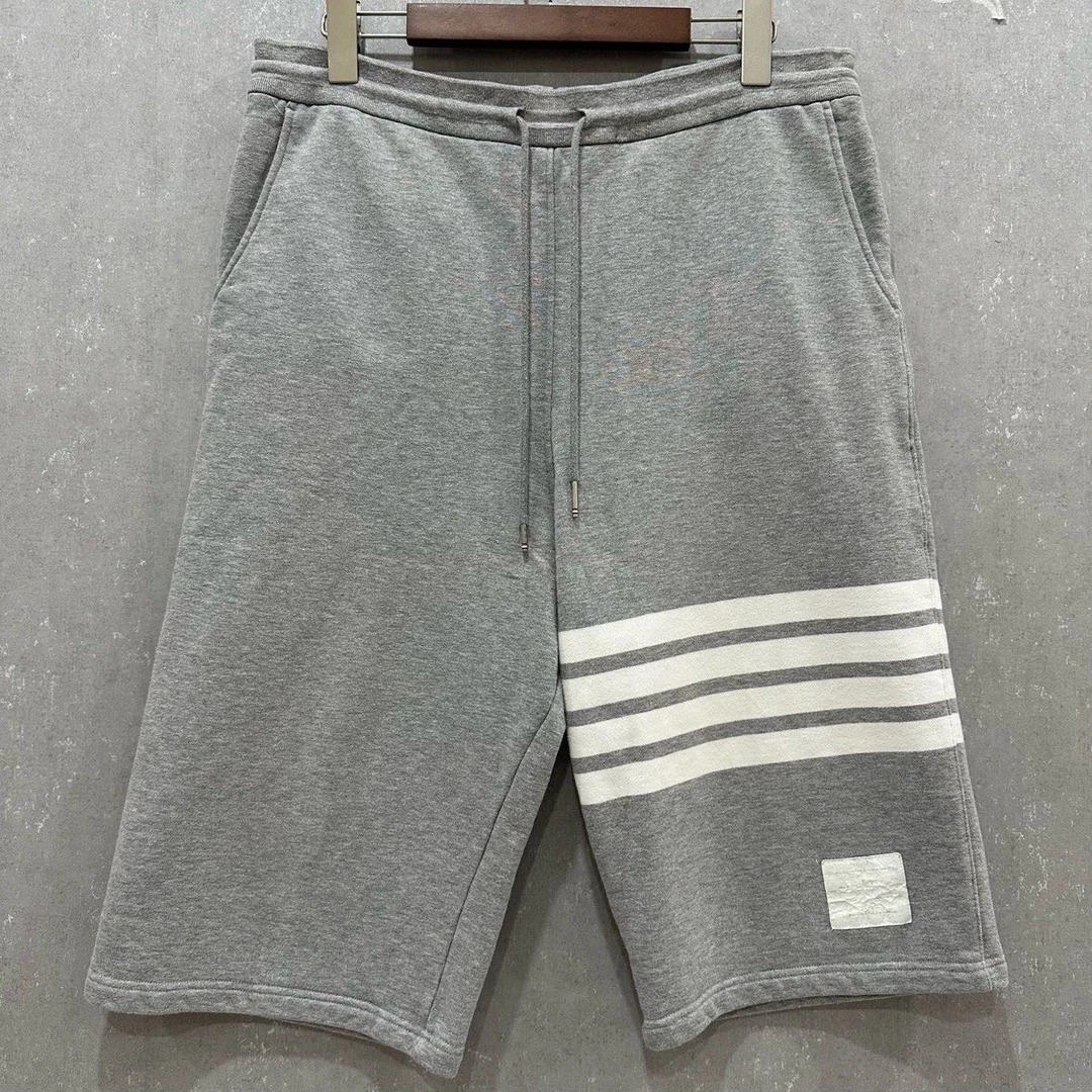 99新 THOMBROWNE 经典条纹短裤5码/004745