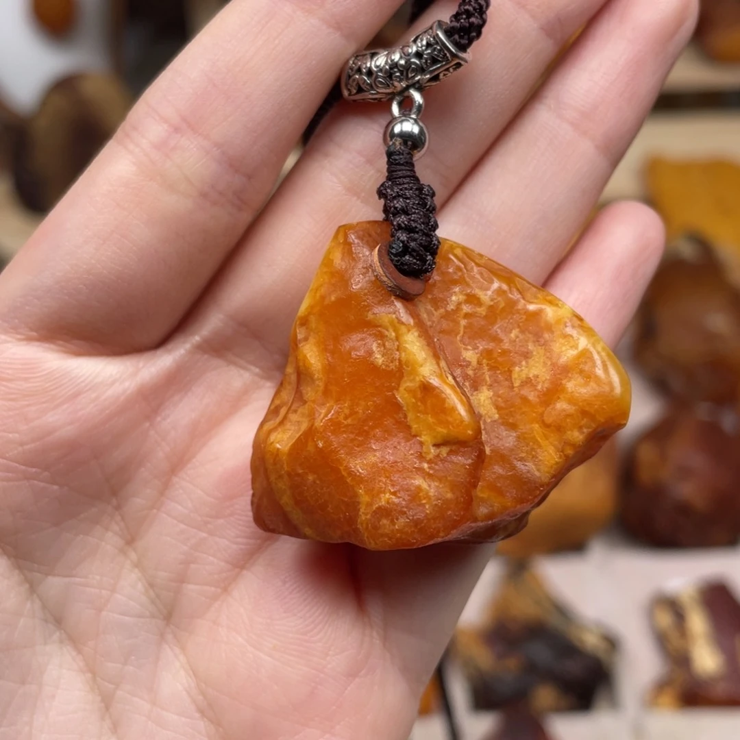 未镶嵌琥珀珠宝奇石