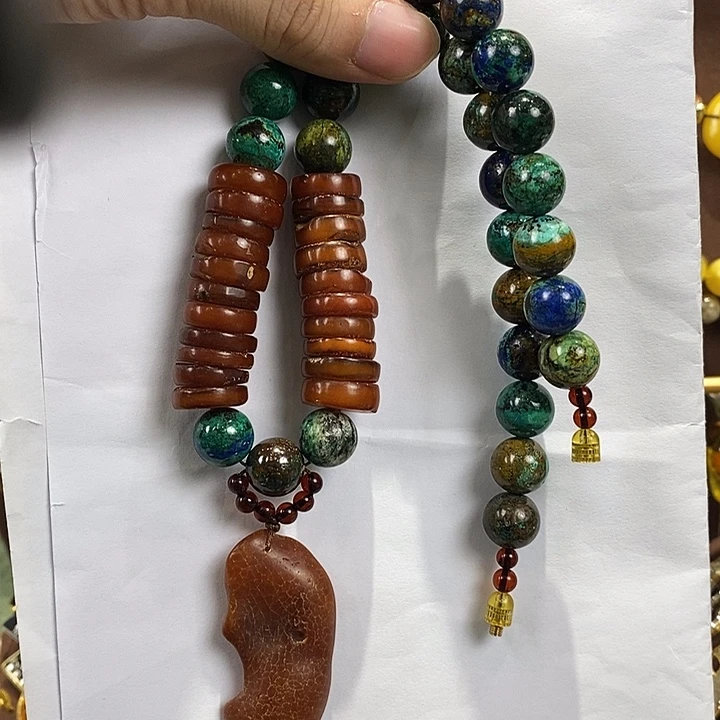 黑***妞琥珀未镶嵌颈饰多人