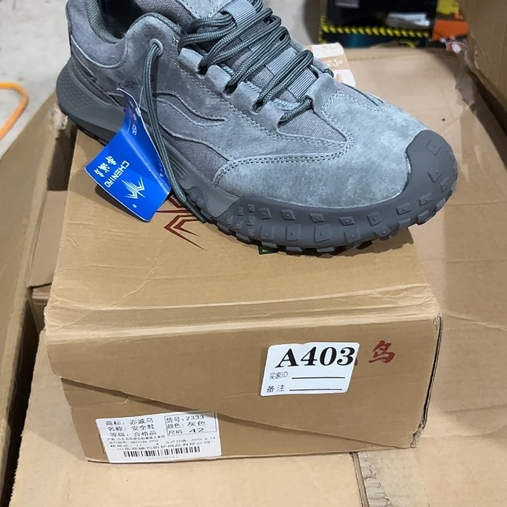 编码。   403号。 42码防砸防刺劳保鞋