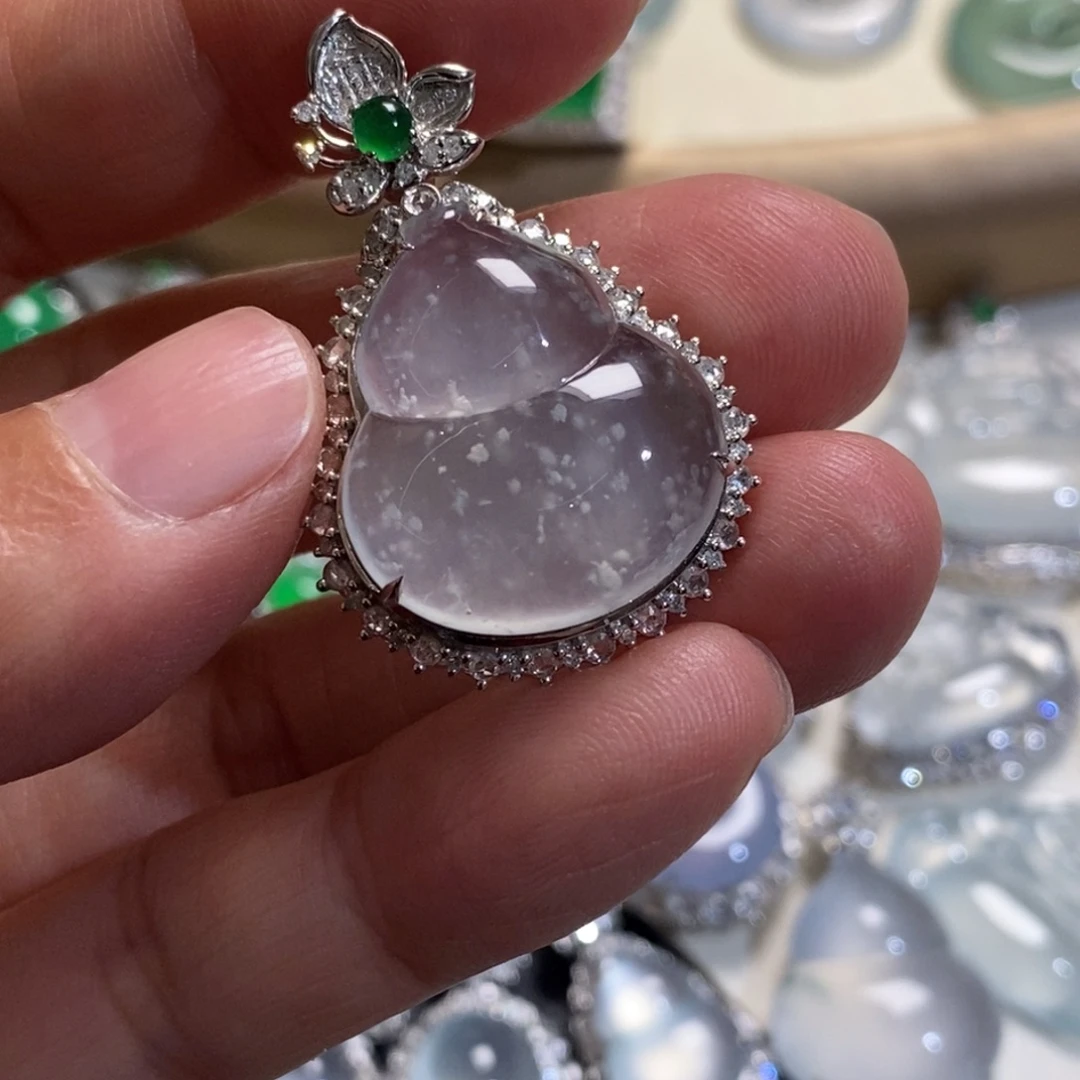 翡翠18K金镶嵌吊坠(不含链)葫芦