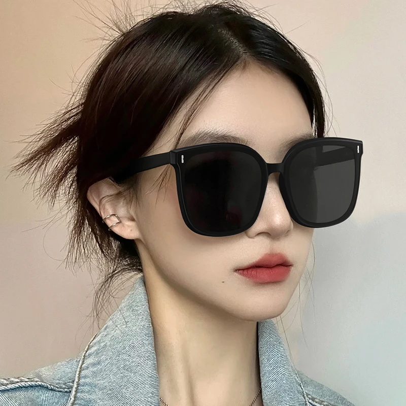 黑色方框墨镜简约方圆脸遮阳太阳墨镜防紫外线眼镜儿童超轻太阳镜