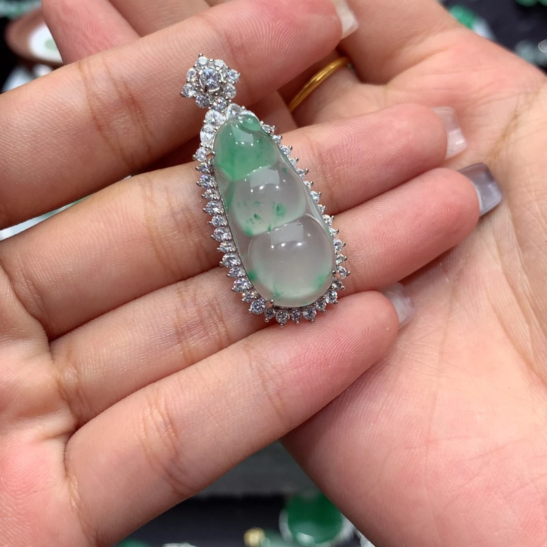 石英质玉（非洲翠）银S925镶嵌颈饰心**念