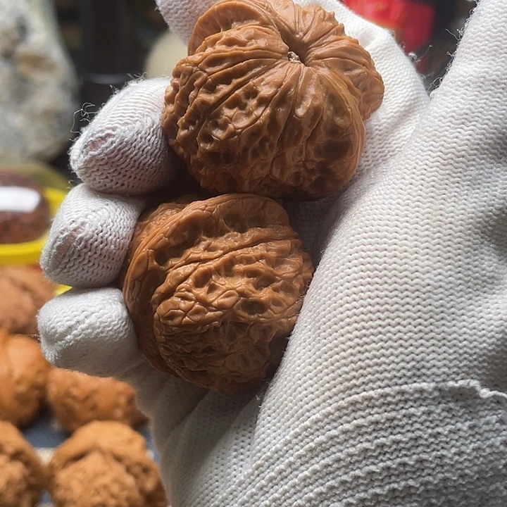 Y***I文玩核桃把件血麒麟