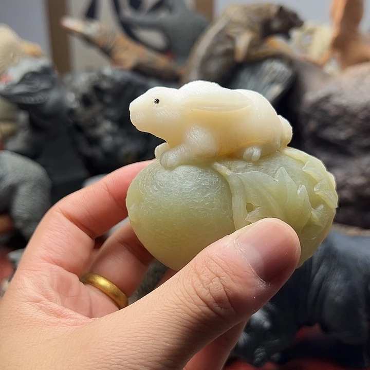 辽宁石小白兔摆件