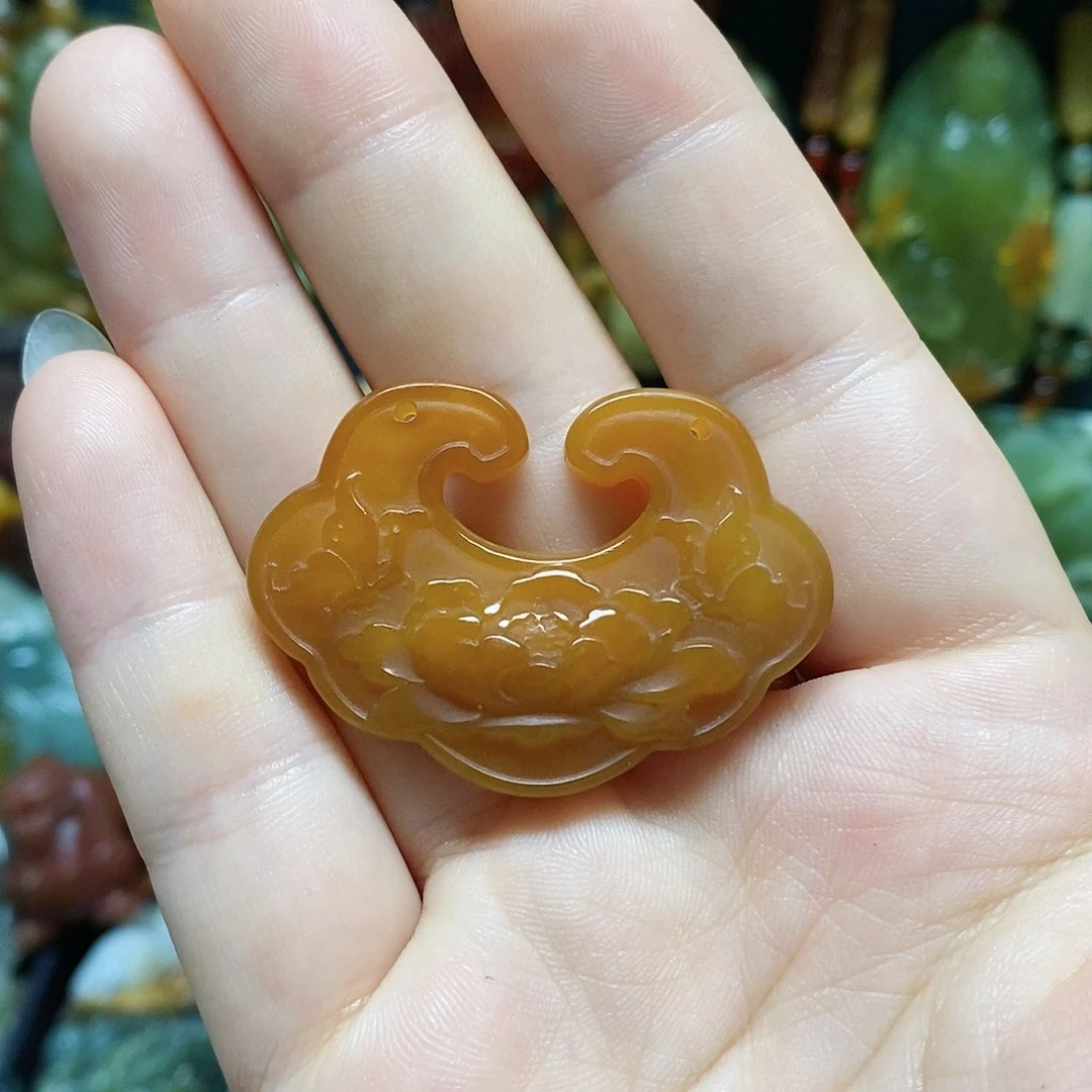 未镶嵌岫玉吊坠(赠链)