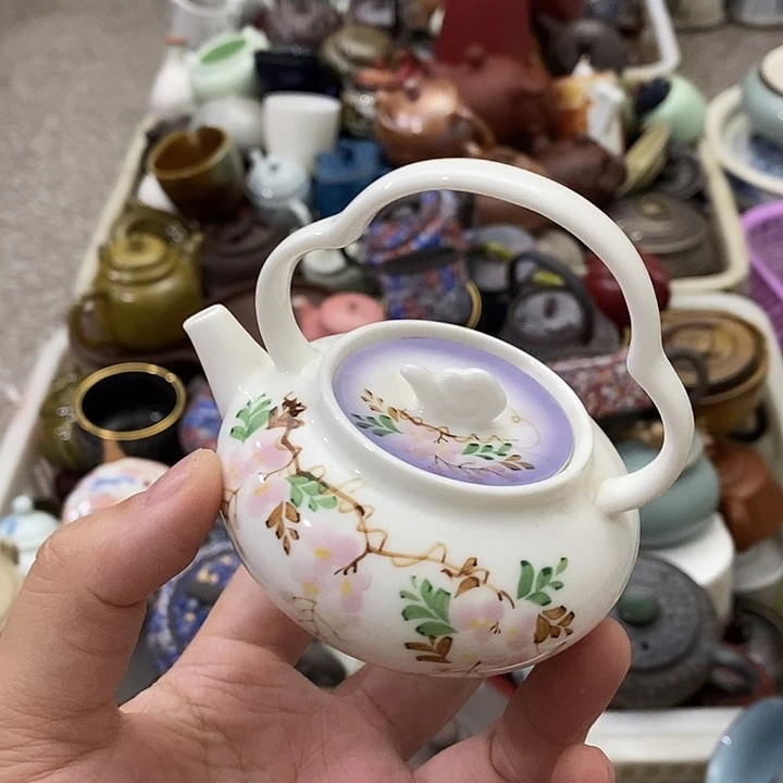 陶瓷艺术品及陶瓷壶