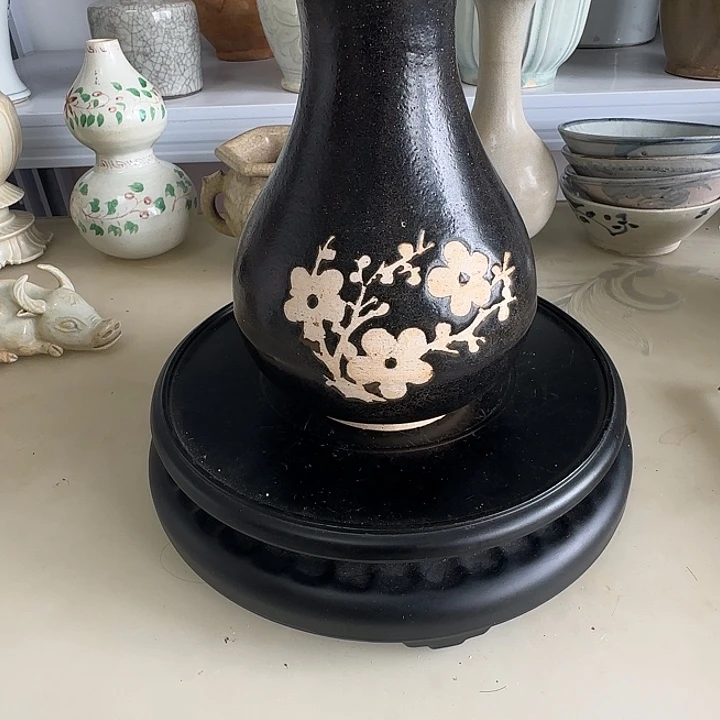 骏***室一个青花罐子釉中彩