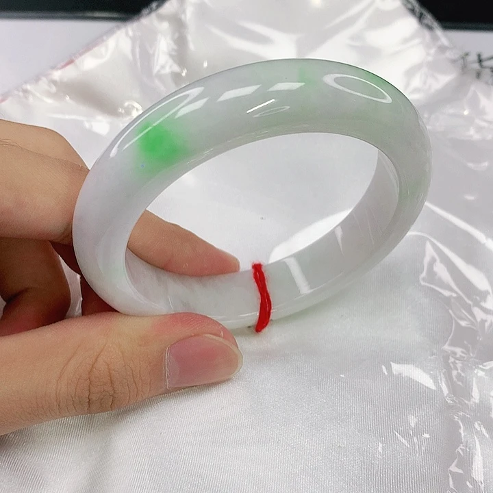 翡翠未镶嵌手镯圈57。40156