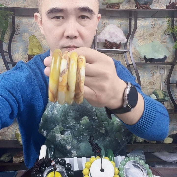 蛇纹石玉未镶嵌珠宝奇石