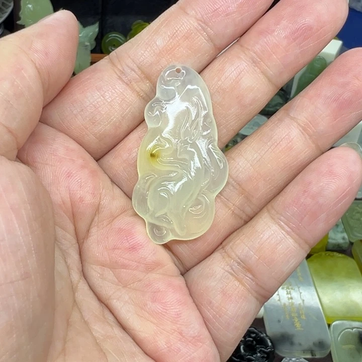 特****岫玉未镶嵌吊坠(不含链)