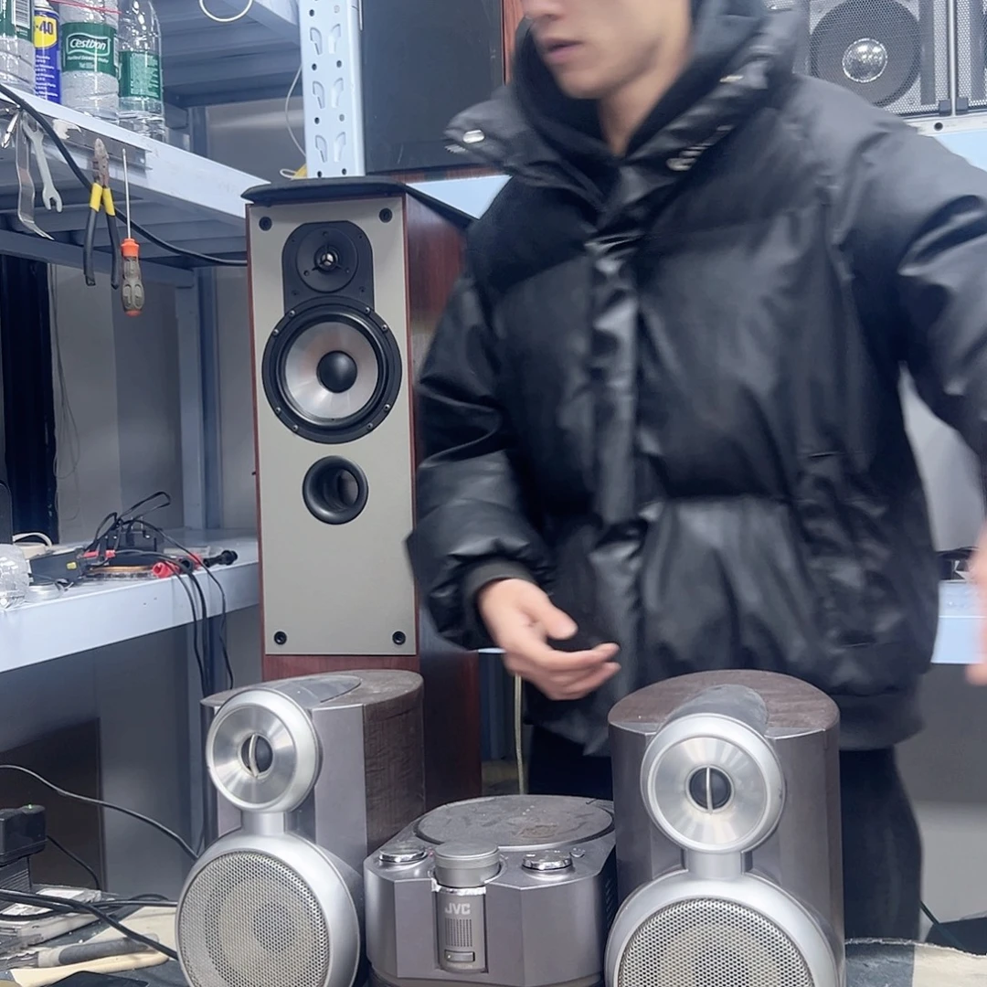 8新jvc火车头桌面组合一套，不读碟，主机可以当功放使用