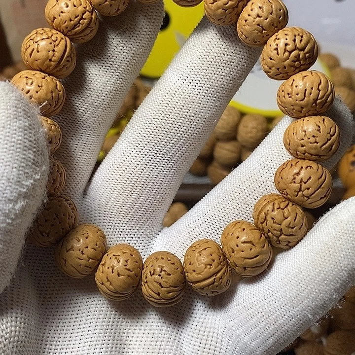 快***3桃核手串顺顺利利208.8。 33