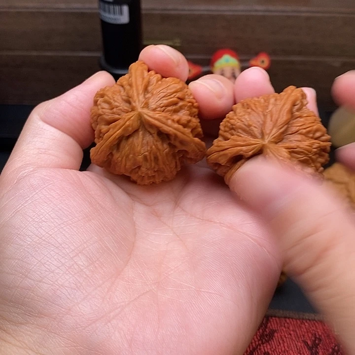 嗨***把件文玩核桃白奔