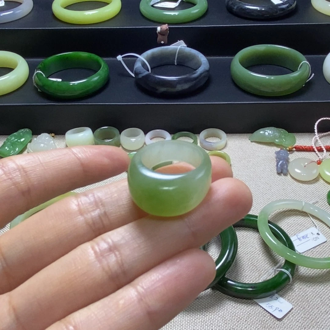 和田玉（翠青玉）戒圈未镶嵌招**神公主戒