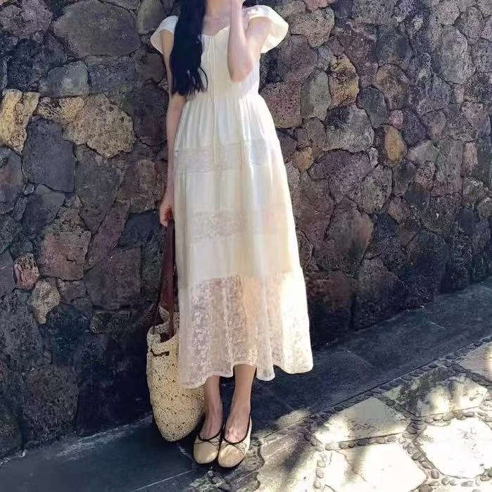 525/5512/159-9 度假温柔方领飞飞袖露腰绑带收腰波点连衣裙长裙