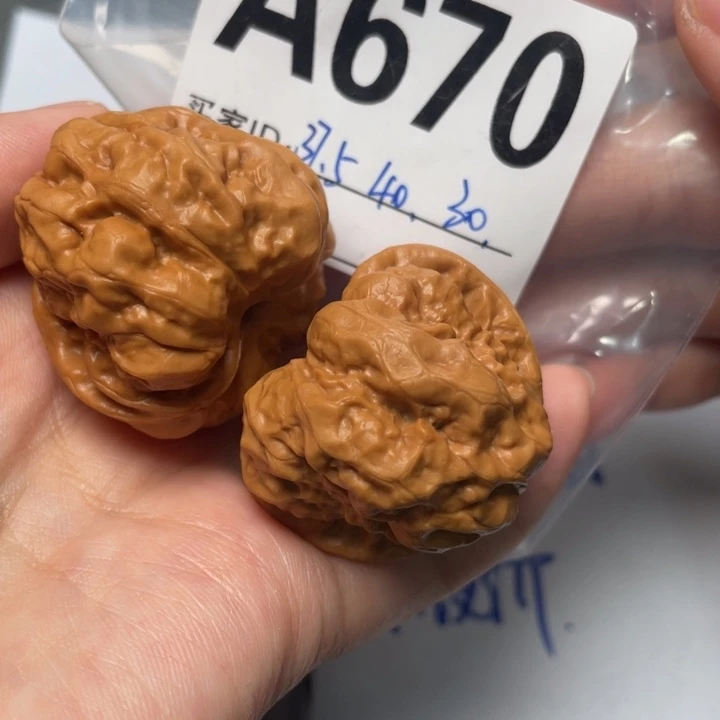 文玩核桃把件肌肉蛙37.5 40 30