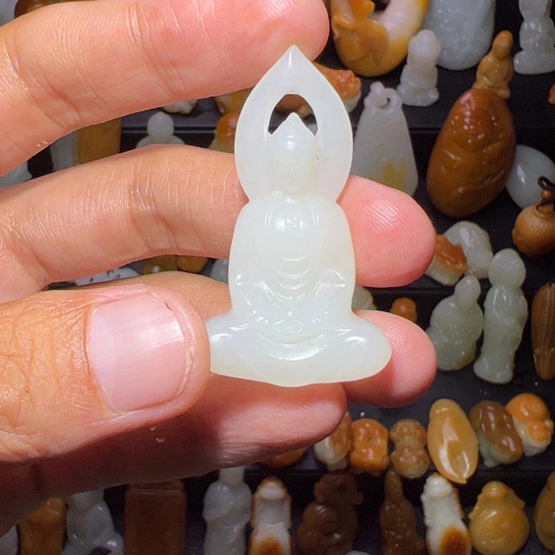 H***.和田玉未镶嵌颈饰