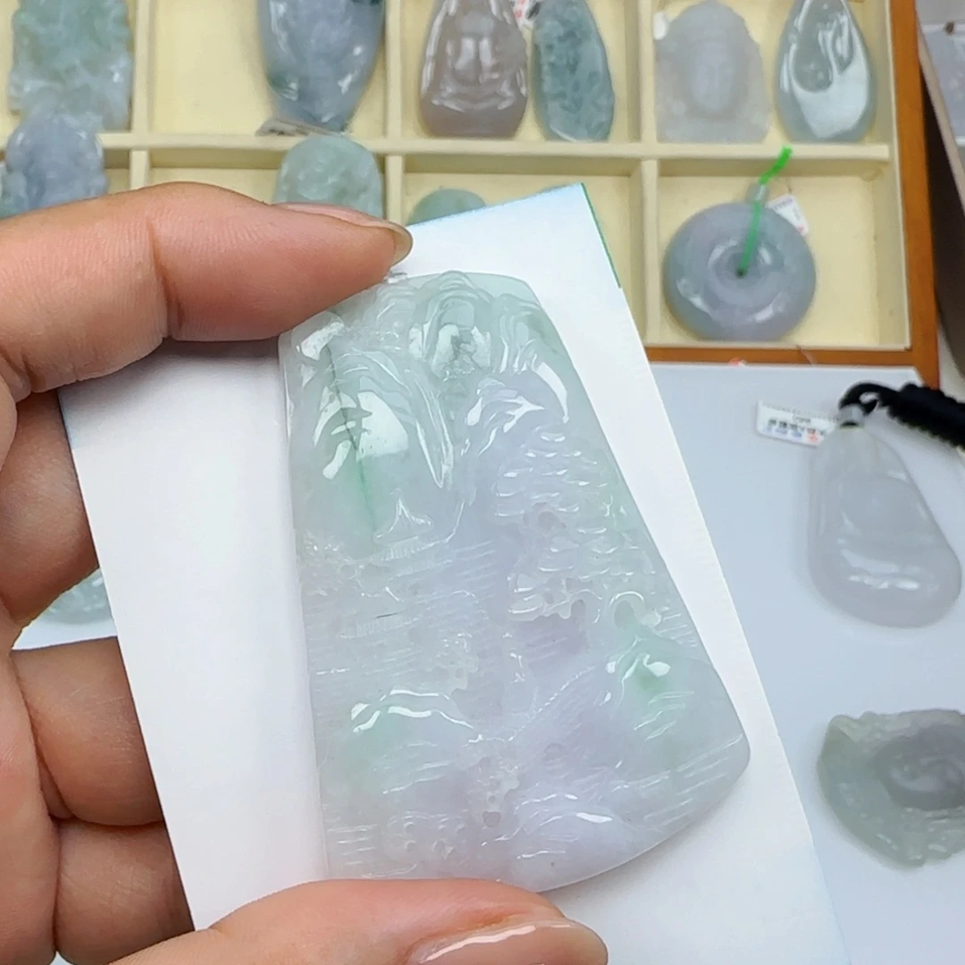 颈饰未镶嵌翡翠