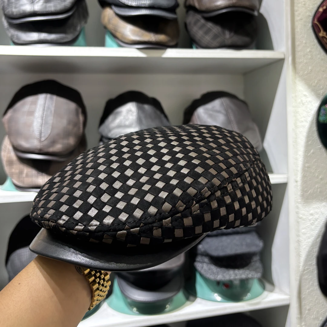 今年最新款牛皮帽子时尚棋盘格百搭格纹黑白编织格子黑色真皮舒服