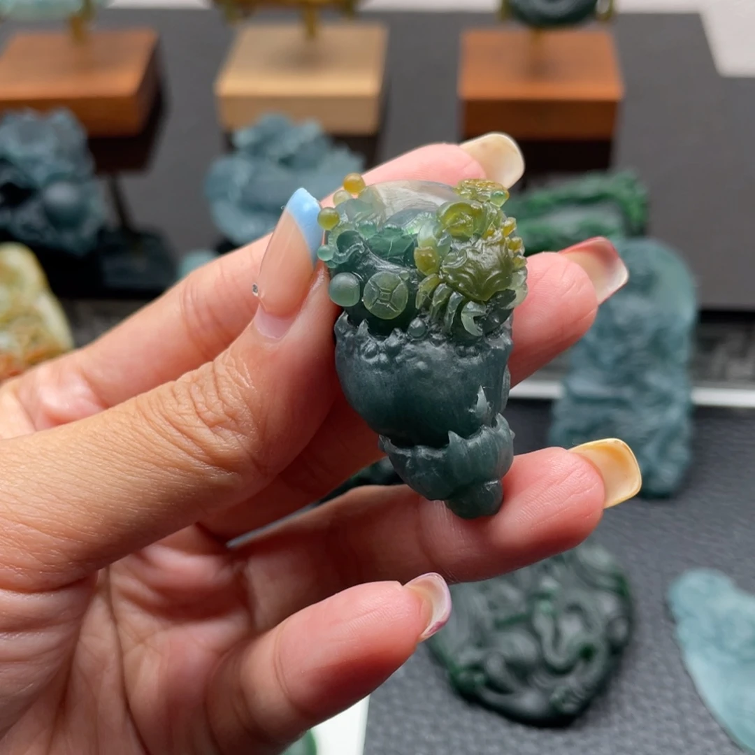 無***為未镶嵌定制翡翠龙王翡翠